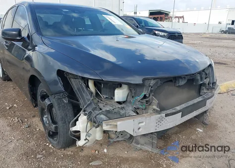 2014 Acura Rlx z USA, uszkodzony, nr VIN JH4KC1F52EC007044